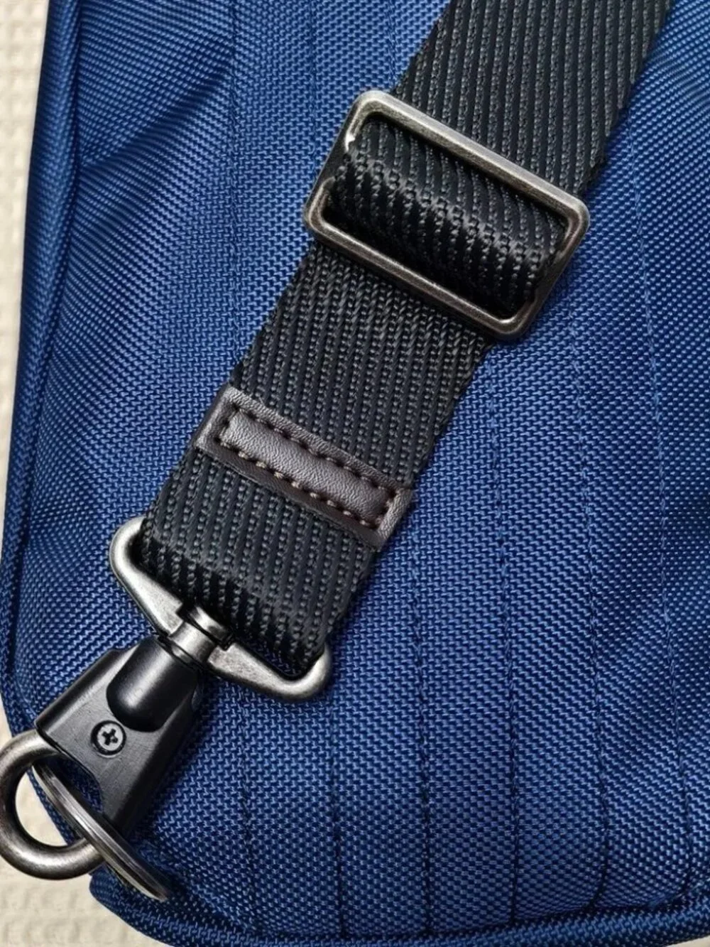 🥁 Tumi Alpha Bravo Compact Shoulder Bag|Chest Pack